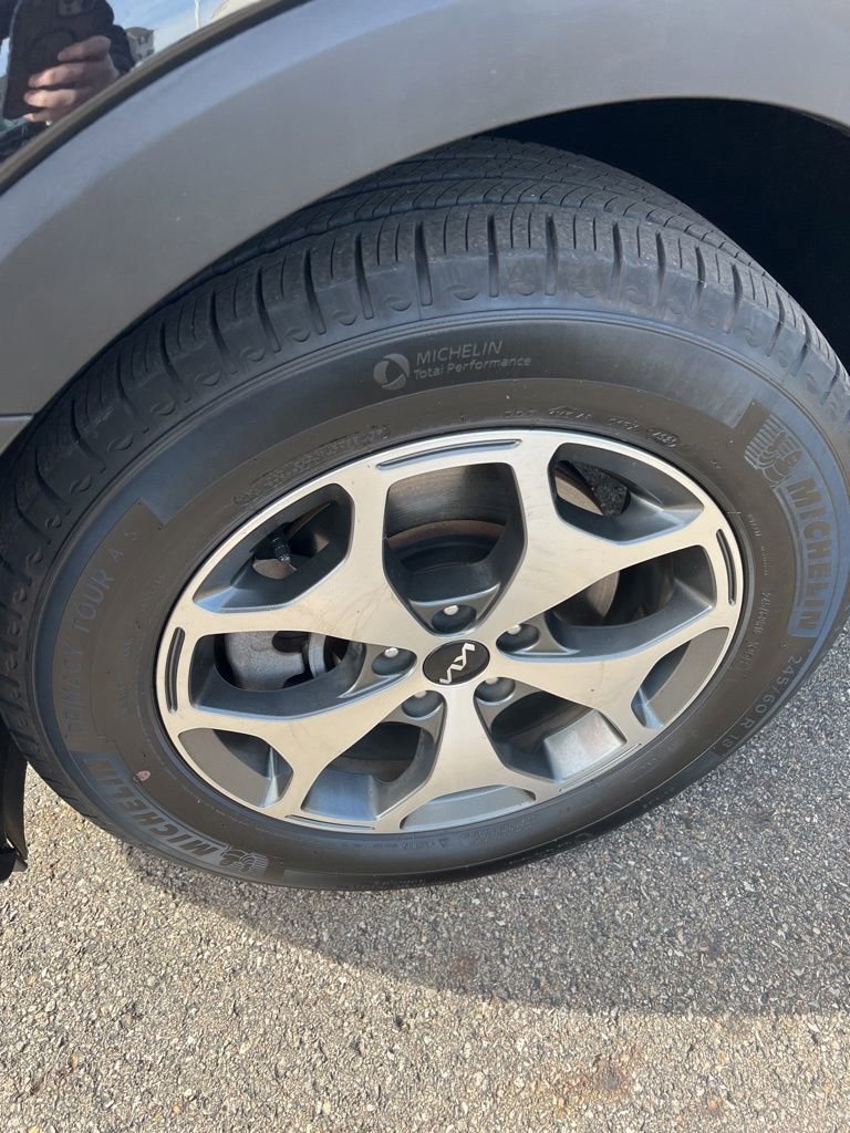 Used 2022 Kia Telluride EX image 7