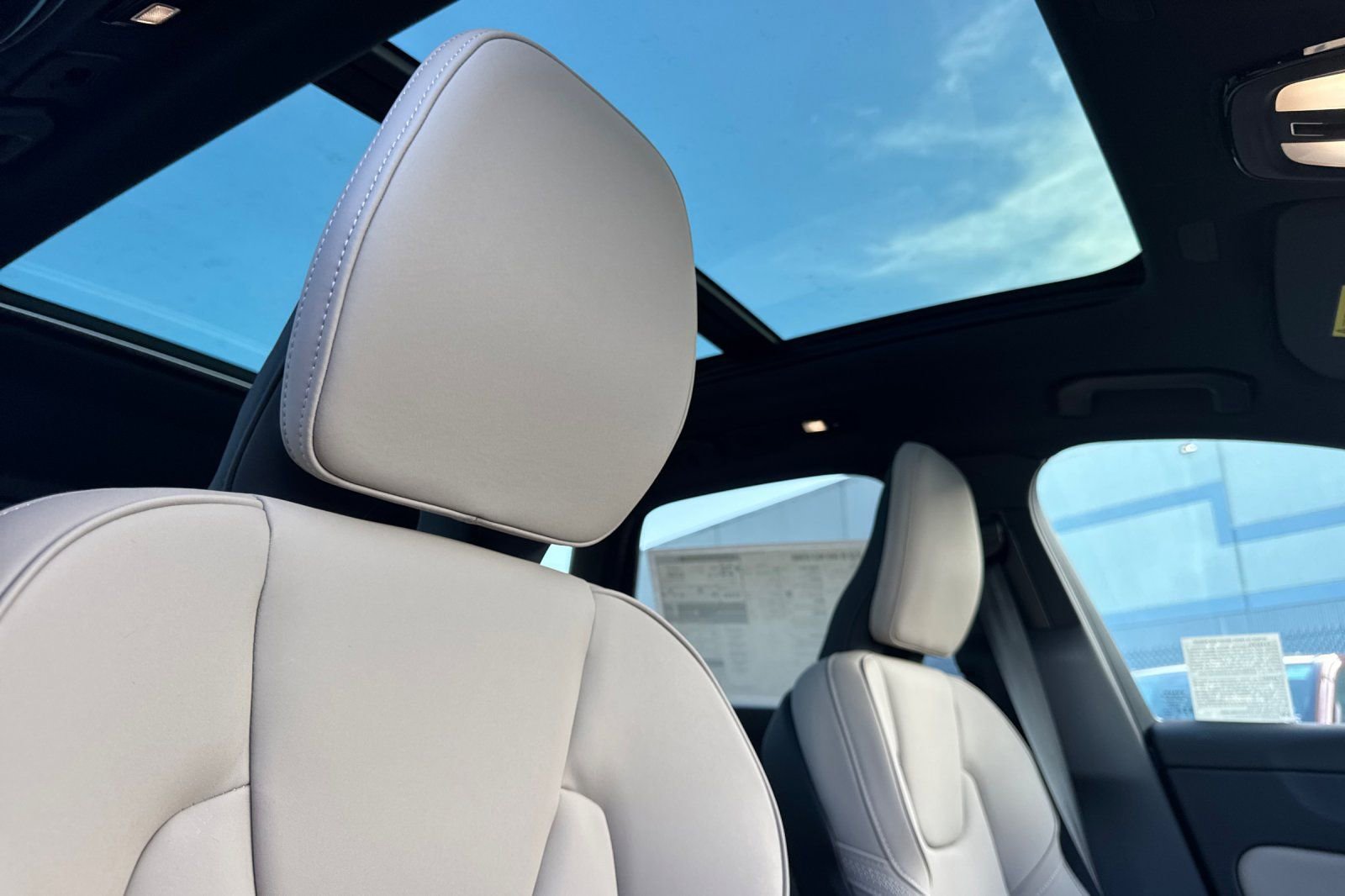 New 2026 Volvo XC60 B5 Plus w/ Climate Package image 19