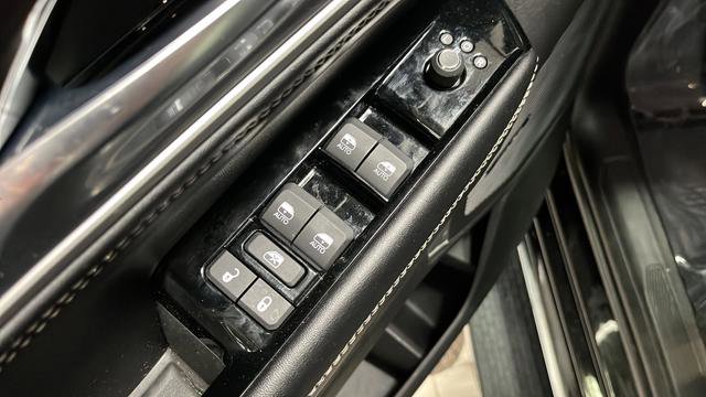 Used 2023 Jeep Wagoneer 4WD image 19