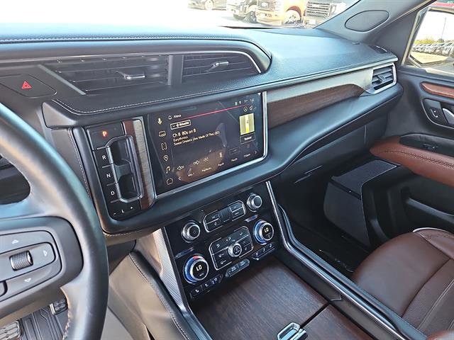 Used 2023 GMC Yukon XL Denali Ultimate w/ LPO, Floor Liner Package image 17