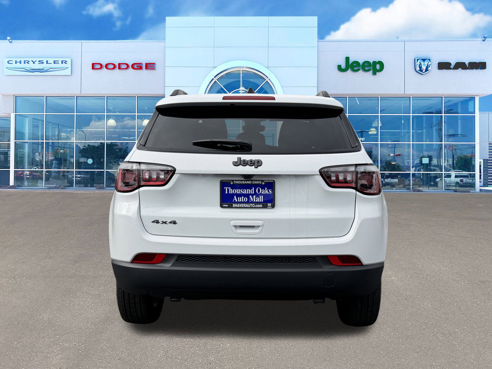 New 2026 Jeep Compass Latitude image 9