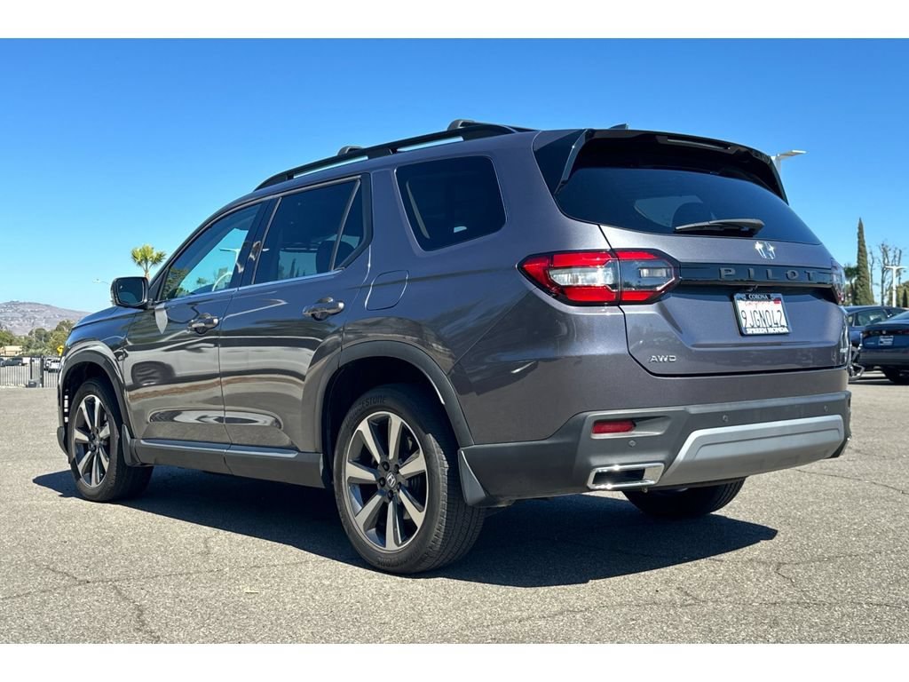 Certified 2024 Honda Pilot Elite image 3