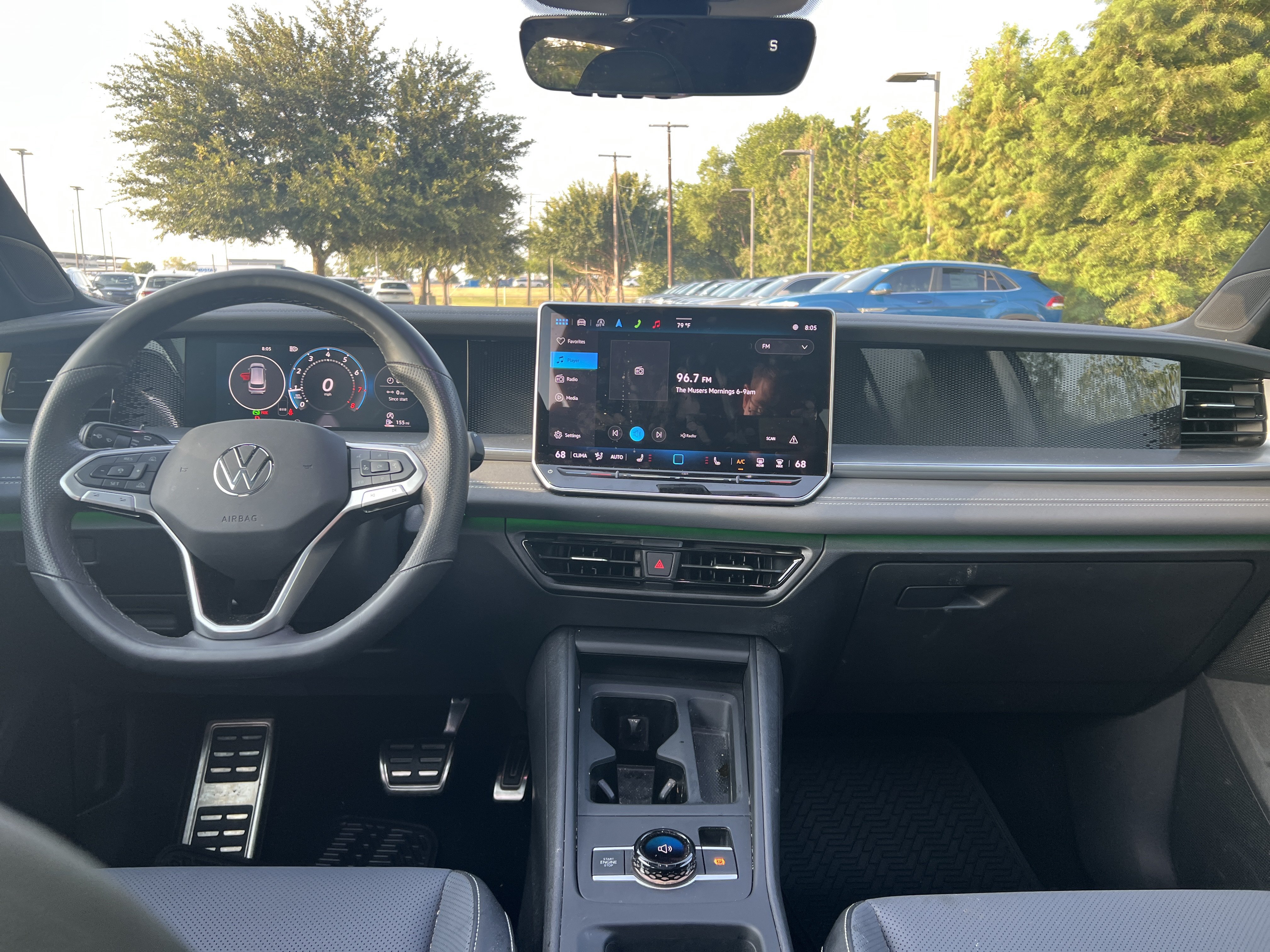 Certified 2025 Volkswagen Tiguan SE R-Line FWD image 25