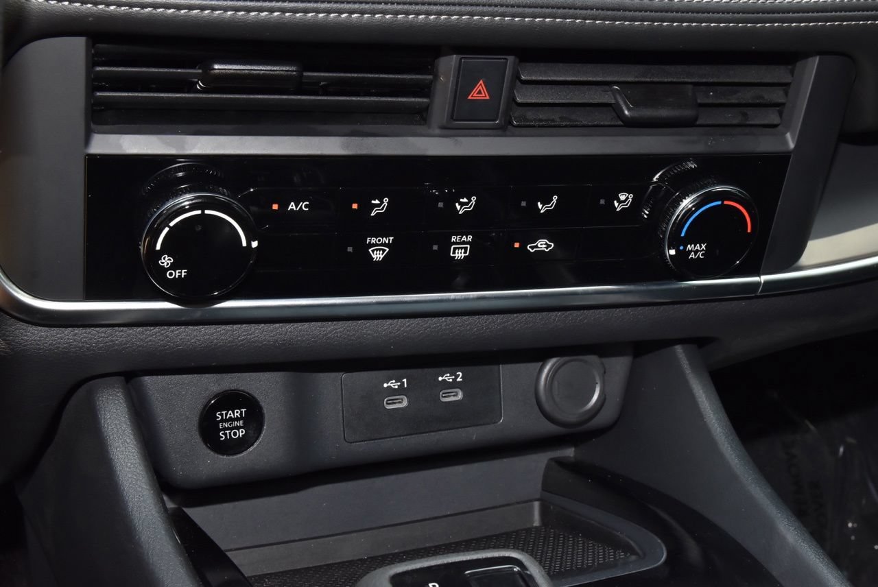 Used 2025 Nissan Rogue S FWD image 29
