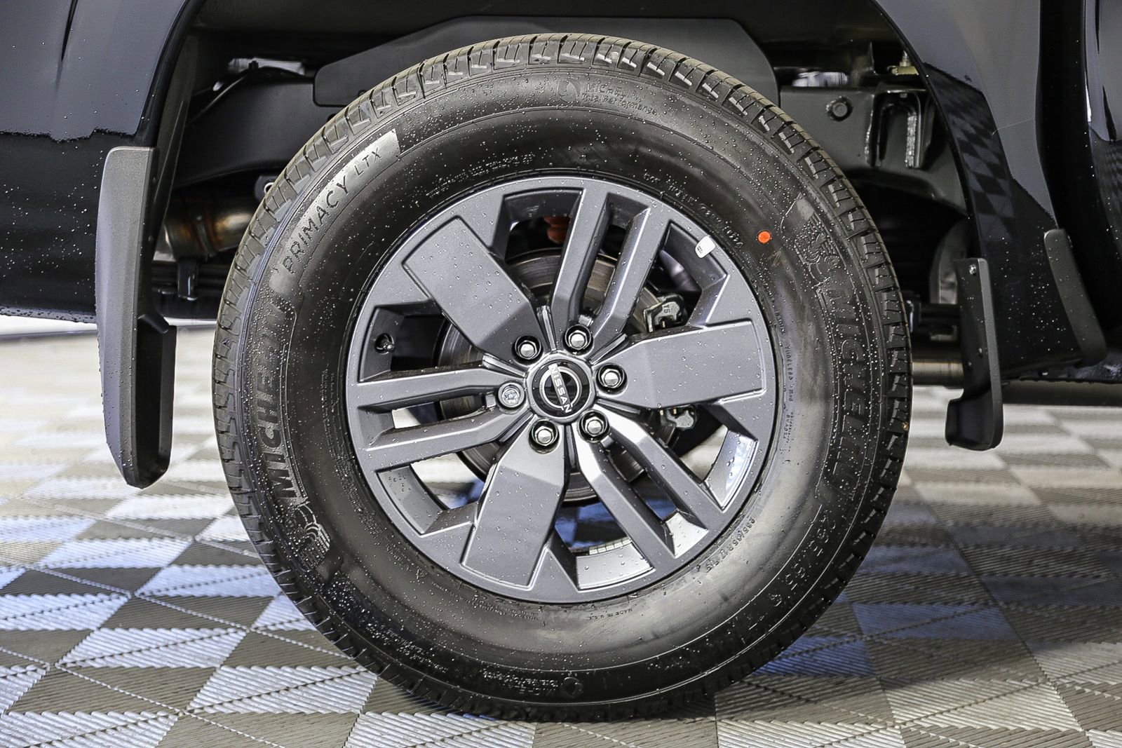 Certified 2025 Nissan Frontier SV image 11