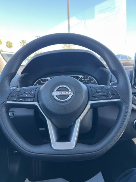 Used 2024 Nissan Altima 2.5 SV FWD image 12