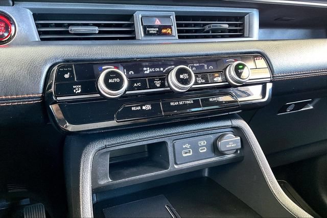 Used 2025 Honda Pilot TrailSport image 23