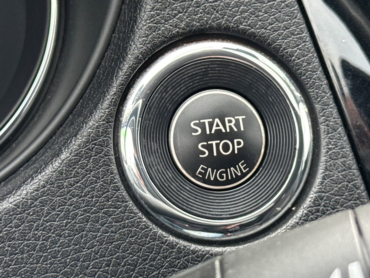 Used 2019 Nissan Rogue SV image 28