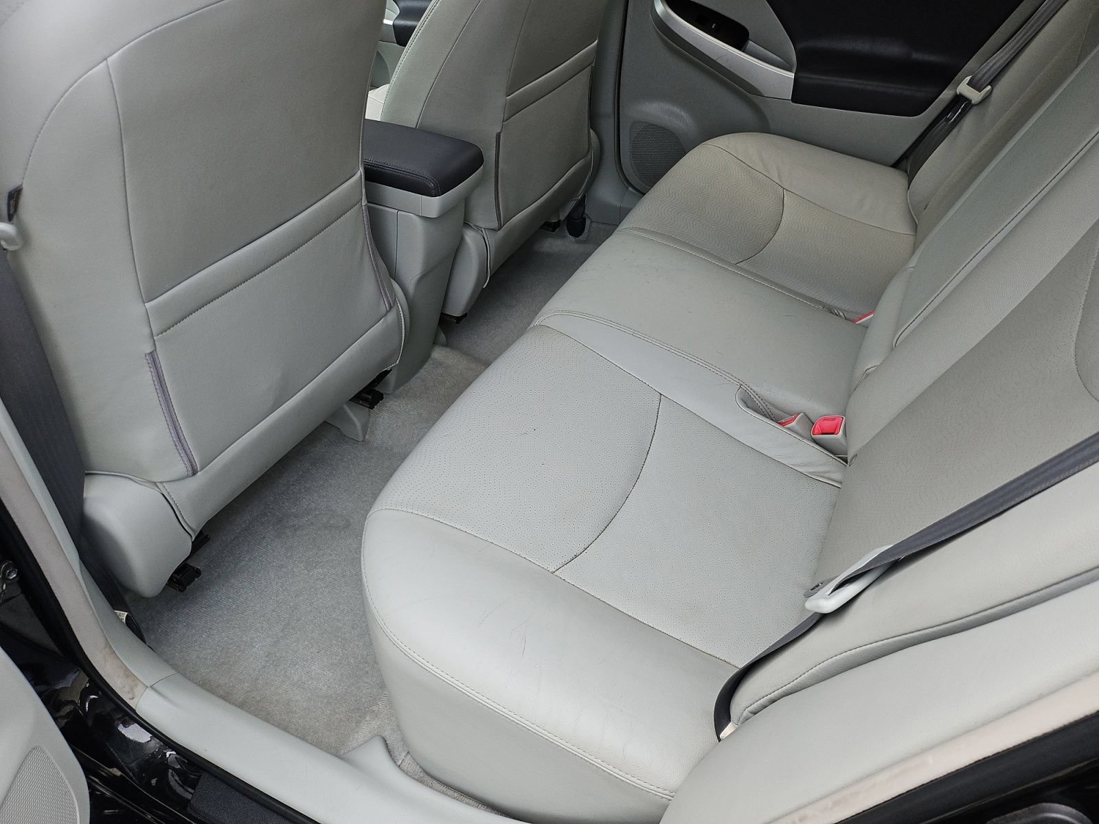 Used 2010 Toyota Prius Four w/ Solar Roof Pkg FWD image 31