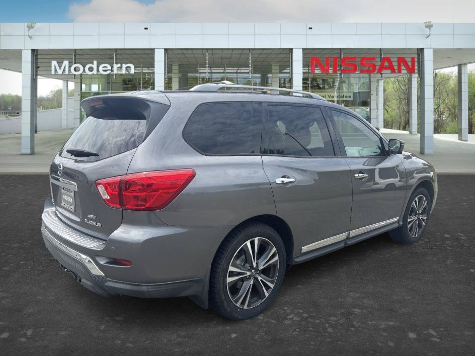 Used 2017 Nissan Pathfinder Platinum AWD/4WD image 5