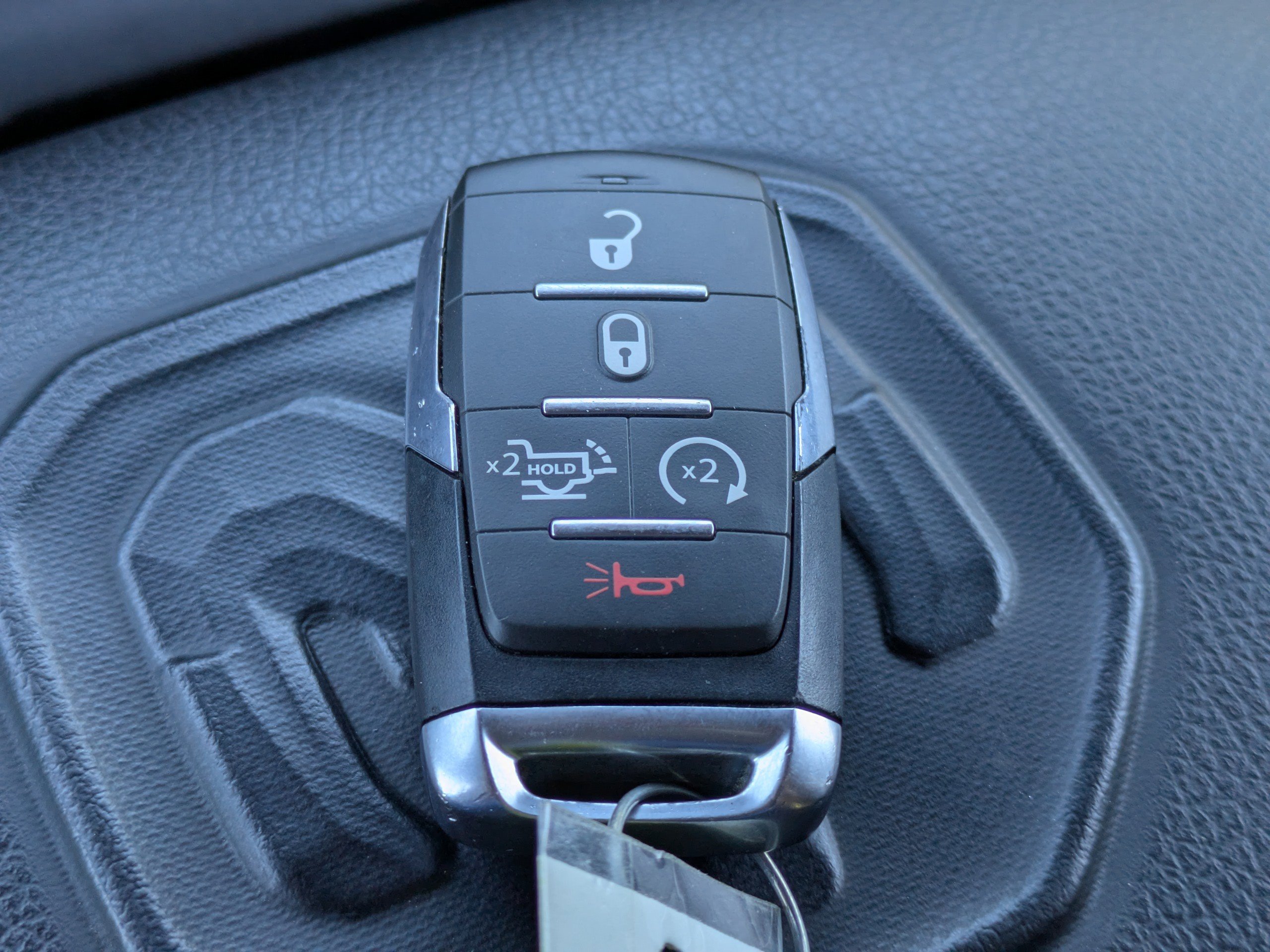 Used 2025 RAM 2500 Laramie image 30