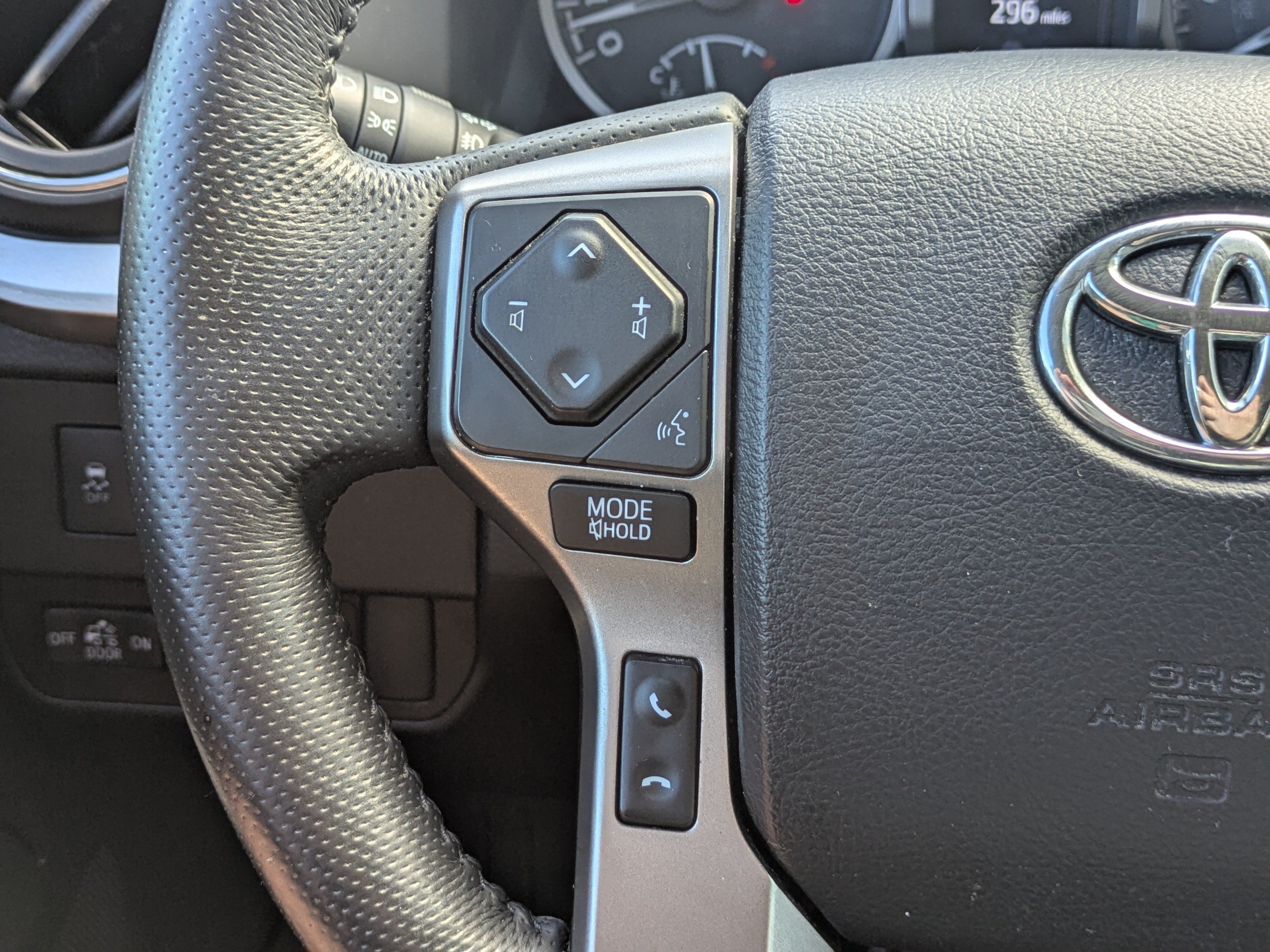 Used 2022 Toyota Tacoma SR5 RWD image 26