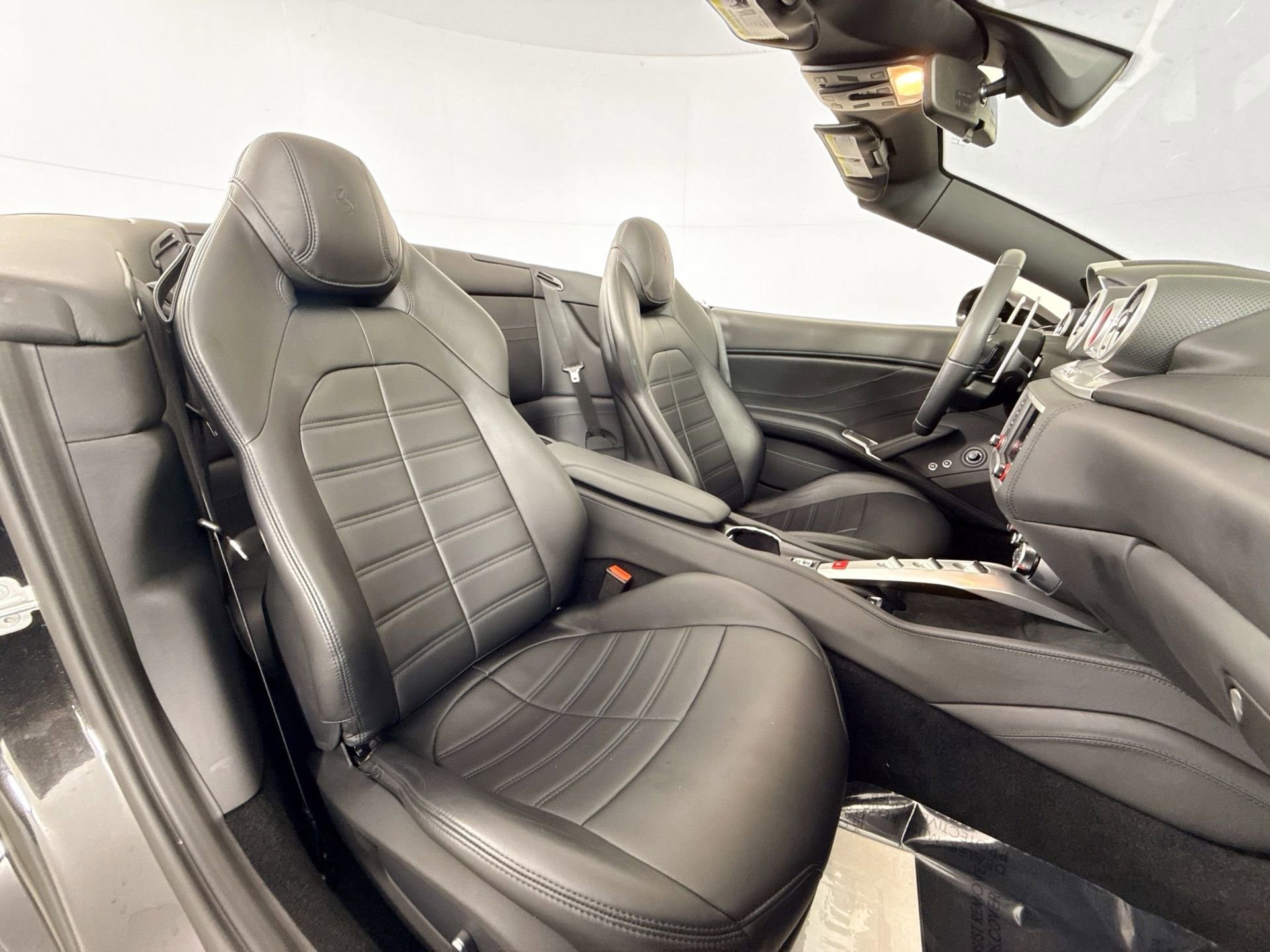 Certified 2018 Ferrari California T image 22