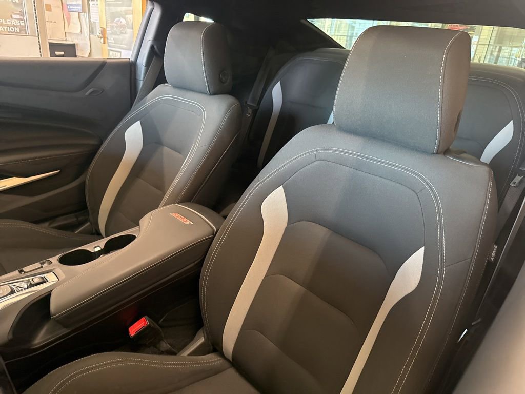 Used 2022 Chevrolet Camaro SS RWD image 8