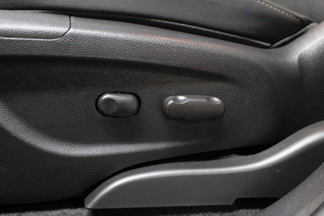 Used 2022 Chevrolet Trax LT w/ LT Convenience Package AWD/4WD image 18