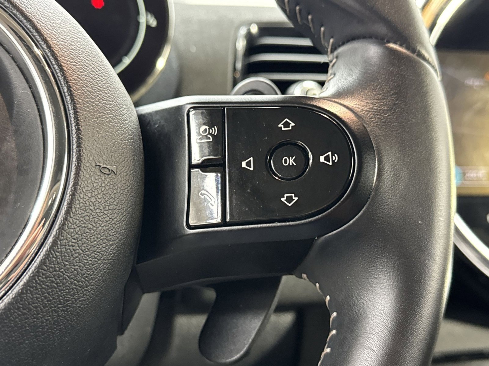 Used 2023 MINI Cooper Clubman S image 37