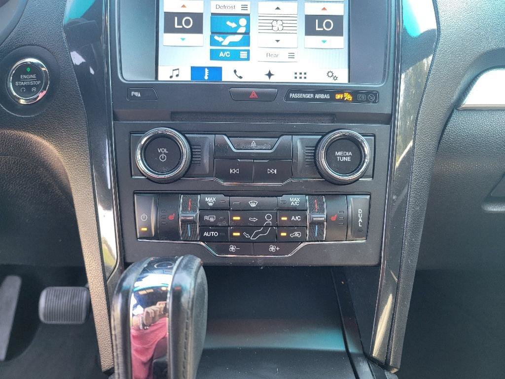 Used 2017 Ford Explorer XLT w/ Equipment Group 202A FWD image 22