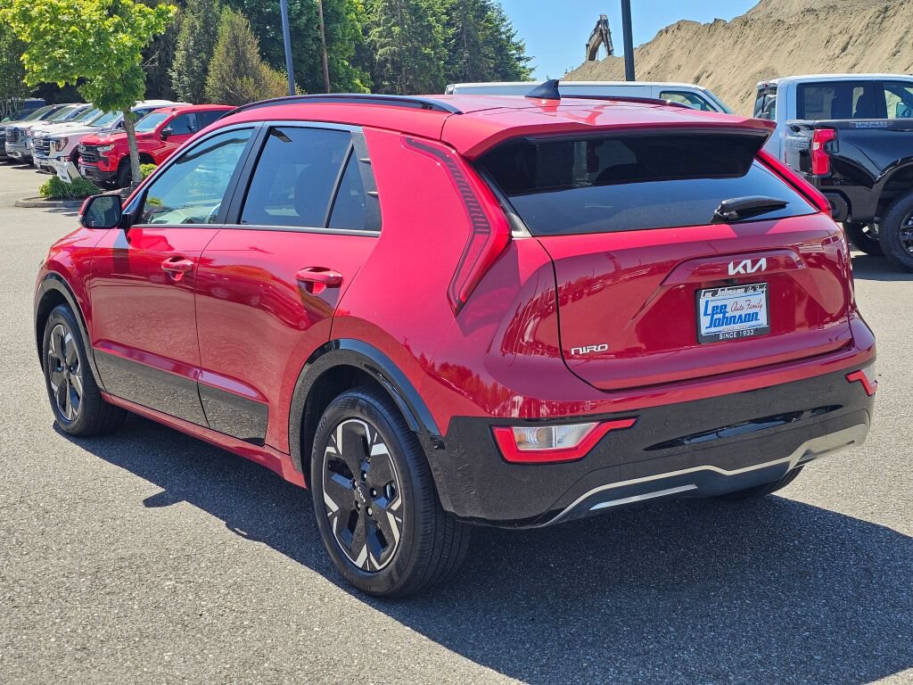 Certified 2024 Kia Niro Wind FWD image 7