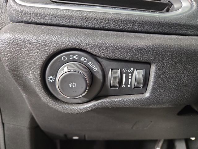 Used 2021 Chrysler Pacifica Pinnacle AWD/4WD image 29