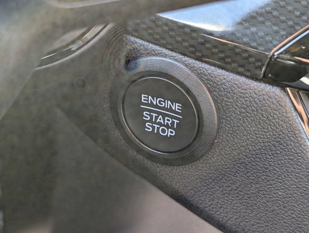 Used 2025 Ford Escape ST-Line FWD image 19