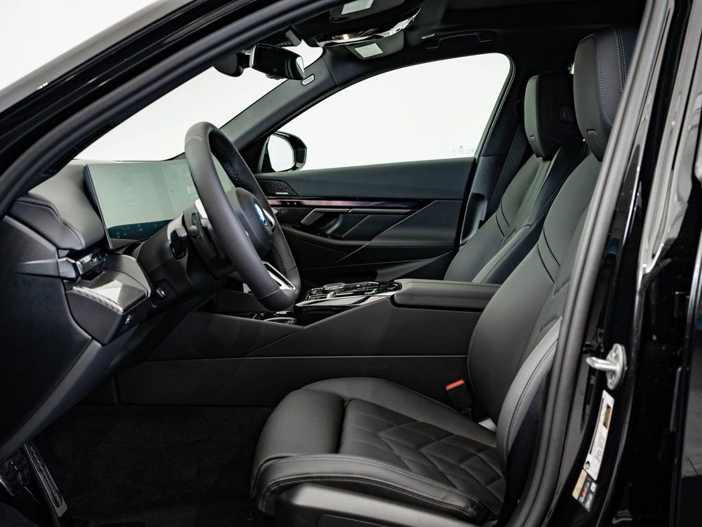 New 2026 BMW 550e xDrive image 23