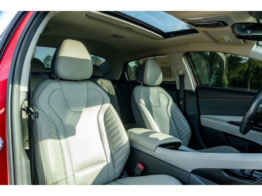 Used 2021 Hyundai Elantra Limited FWD image 19