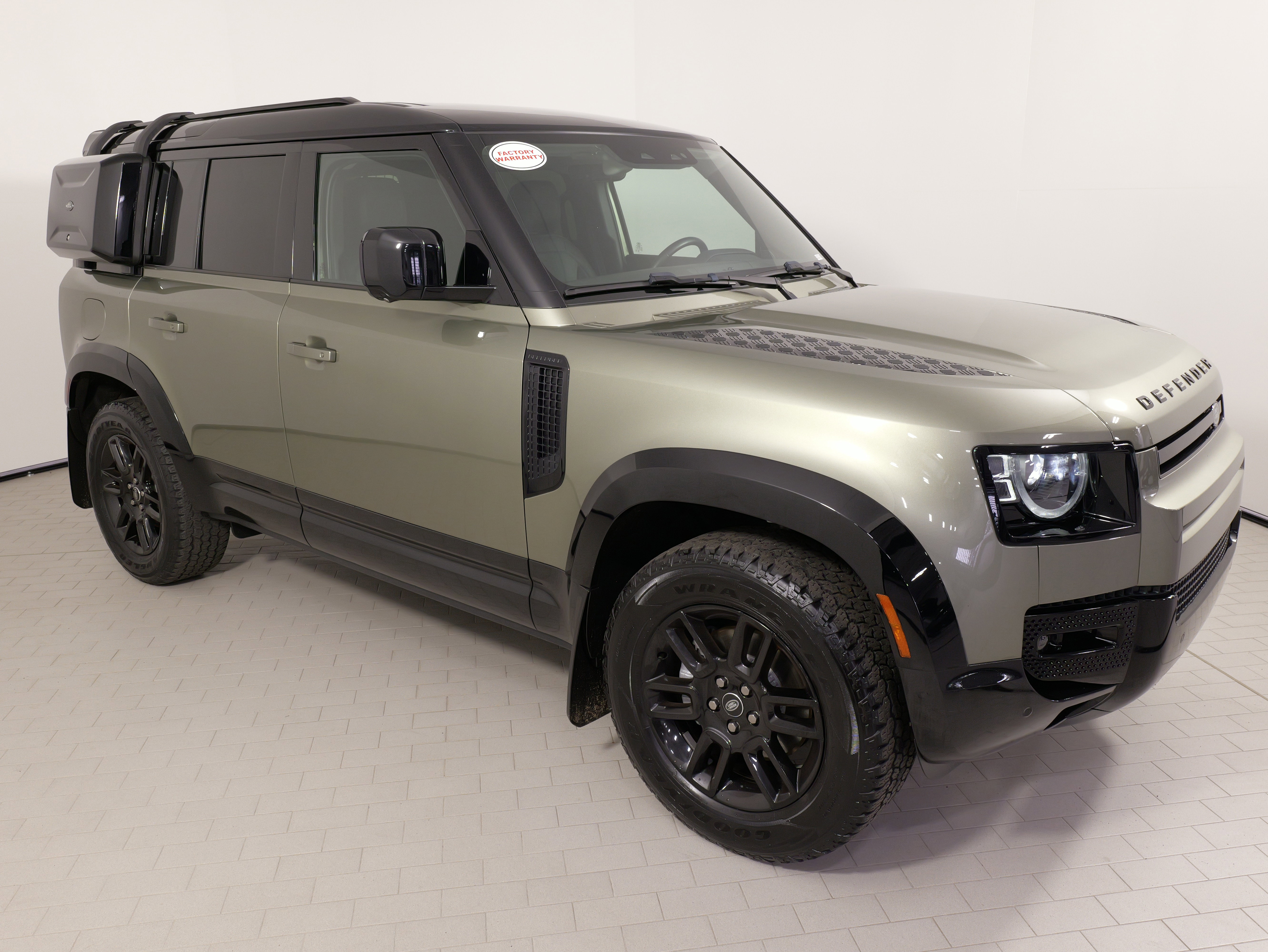 Used 2024 Land Rover Defender 110 S image 7