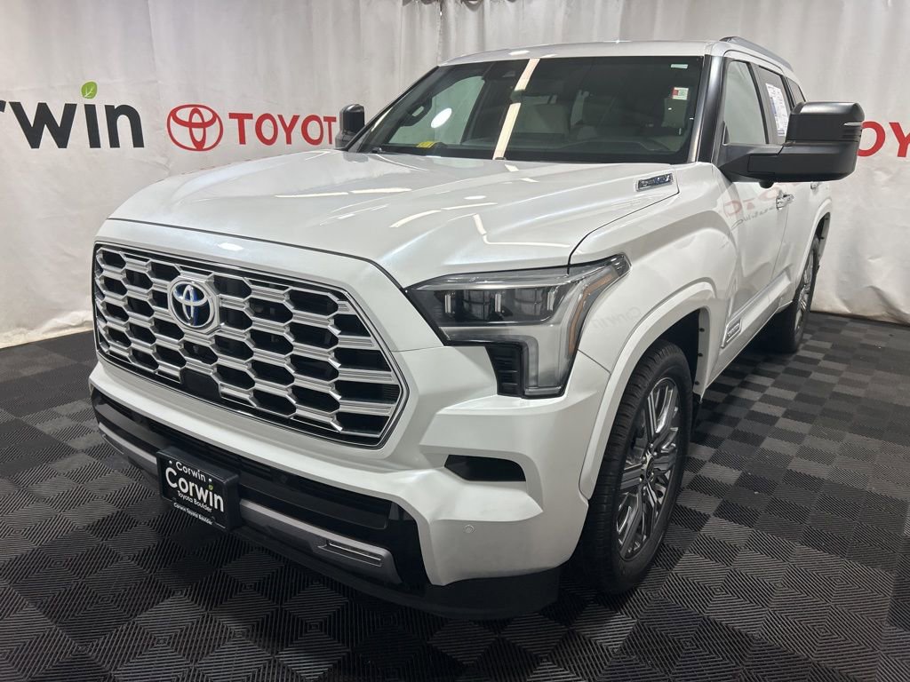 Used 2024 Toyota Sequoia Capstone image 3