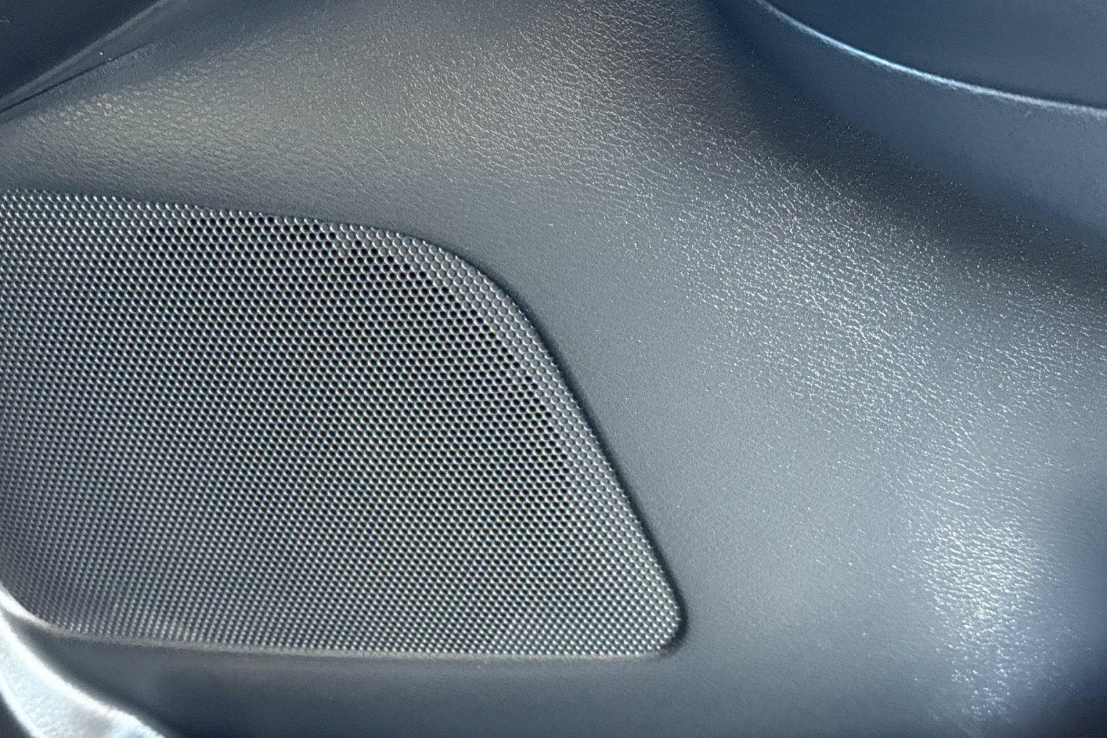 Used 2018 Nissan Murano SV image 23