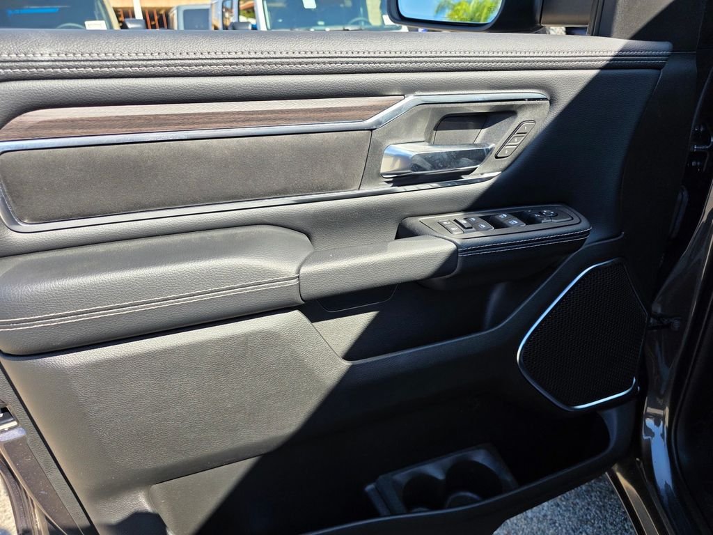 New 2026 RAM 1500 Laramie w/ Sport Appearance Package AWD/4WD image 8
