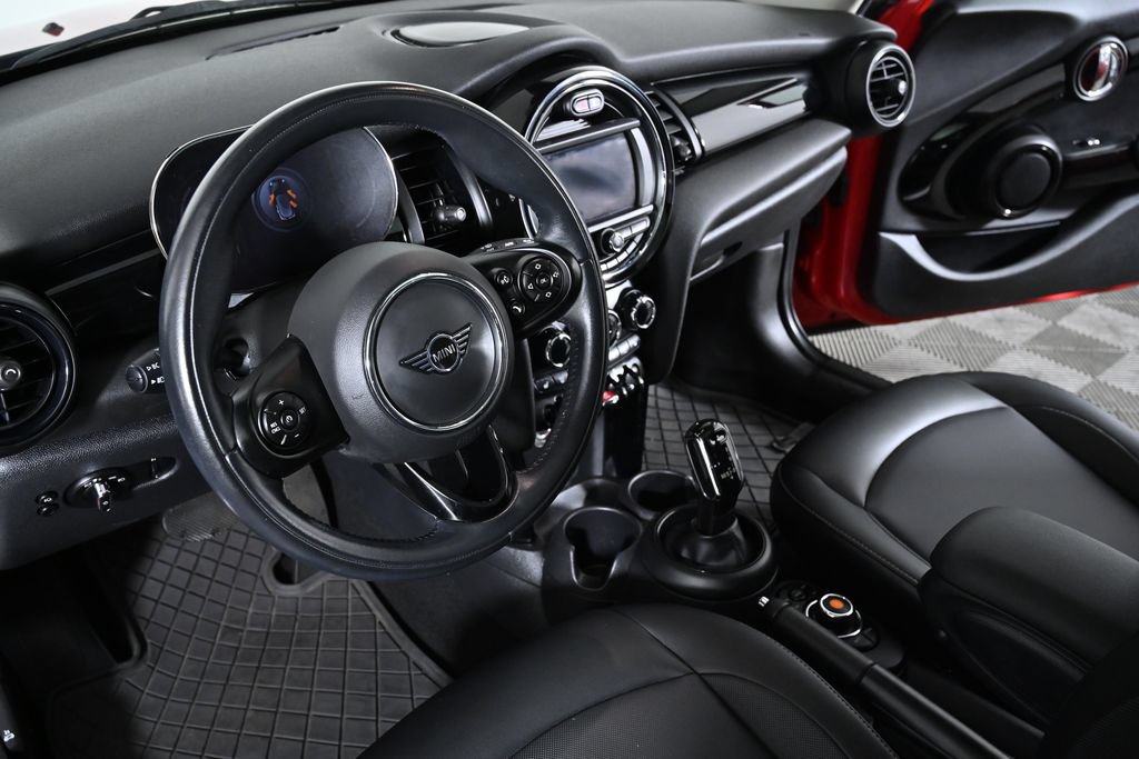 Used 2021 MINI Cooper 4-Door Hardtop w/ 6.5" Touchscreen Package FWD image 12