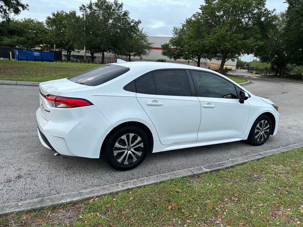Used 2022 Toyota Corolla LE FWD image 5