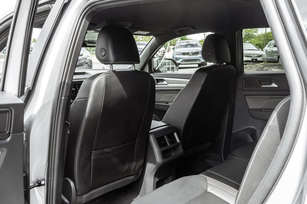 Used 2022 Volkswagen Atlas Cross Sport SE AWD/4WD image 28