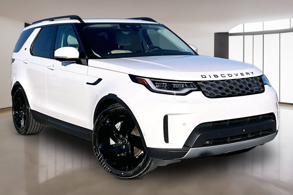 Certified 2023 Land Rover Discovery S AWD/4WD image 3