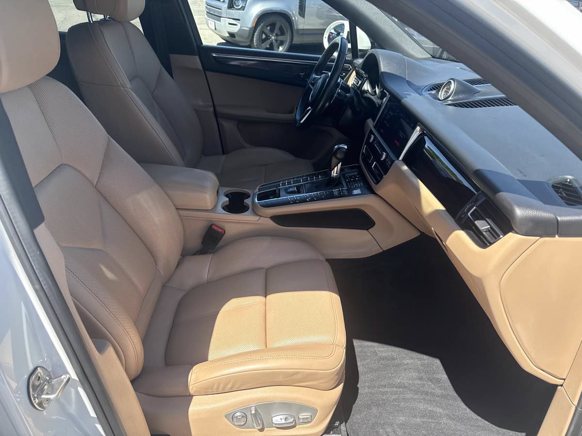 Used 2019 Porsche Macan AWD/4WD image 21