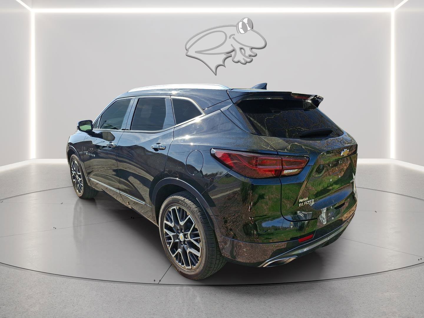 Used 2023 Chevrolet Blazer Premier w/ Driver Confidence II Package image 3