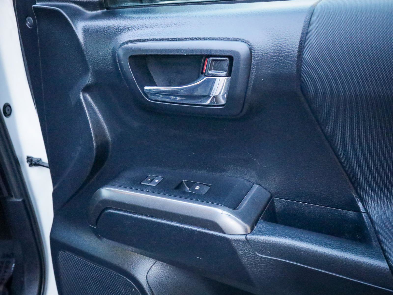 Used 2018 Toyota Tacoma TRD Off-Road w/ Technology Package image 26