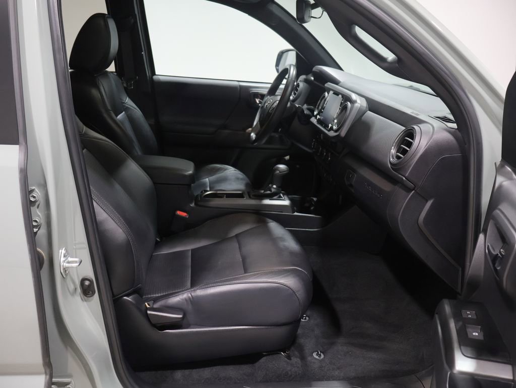 Used 2023 Toyota Tacoma TRD Sport w/ TRD Premium Sport Package AWD/4WD image 24