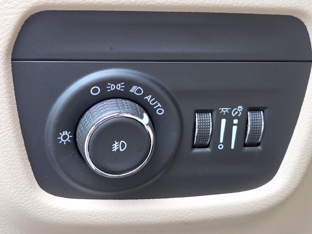 Used 2024 Jeep Grand Cherokee Limited AWD/4WD image 17