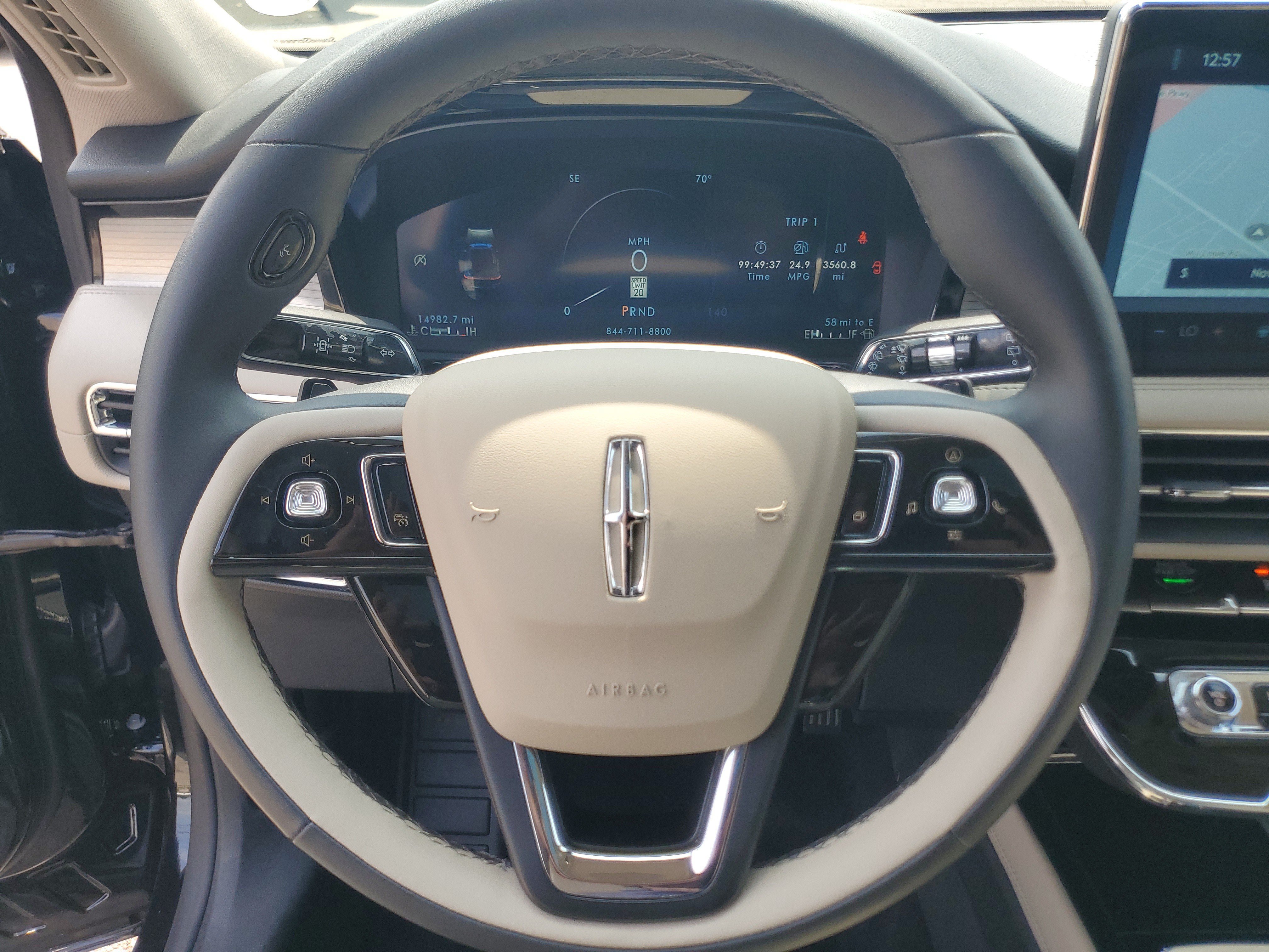 Certified 2025 Lincoln Corsair AWD w/ Equipment Group 101A image 14