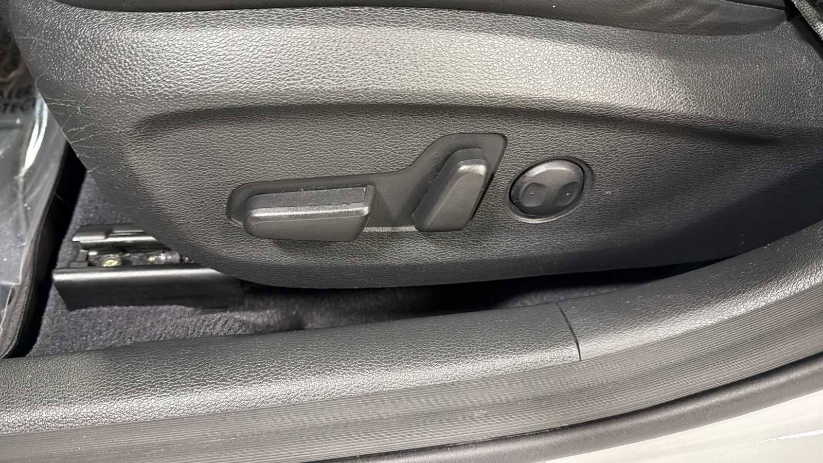 Used 2015 Hyundai Sonata Sport w/ Option Group 04 FWD image 14