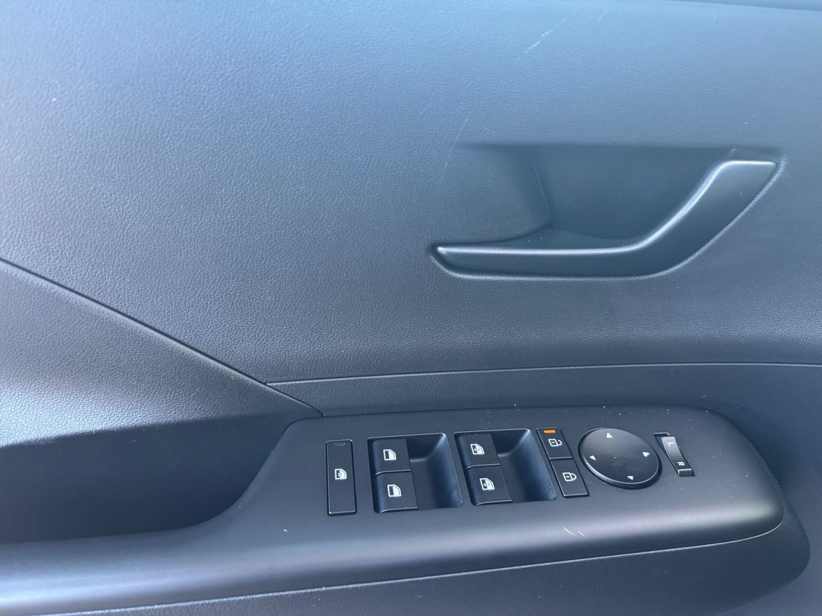 Used 2026 Hyundai Kona SEL Sport FWD image 18
