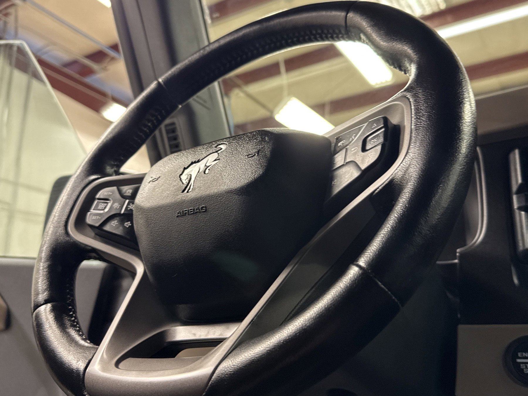 Used 2023 Ford Bronco Wildtrak image 14