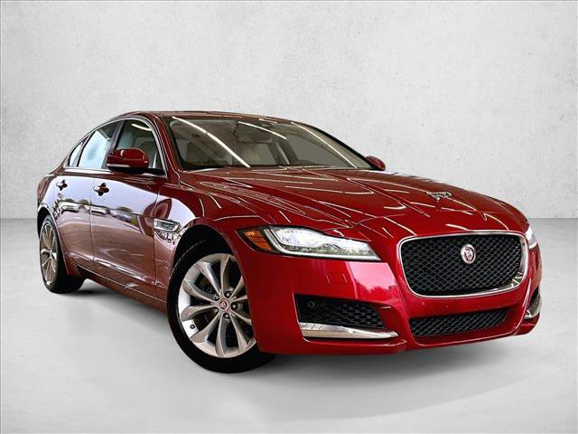 Used 2018 Jaguar XF Premium RWD image 11