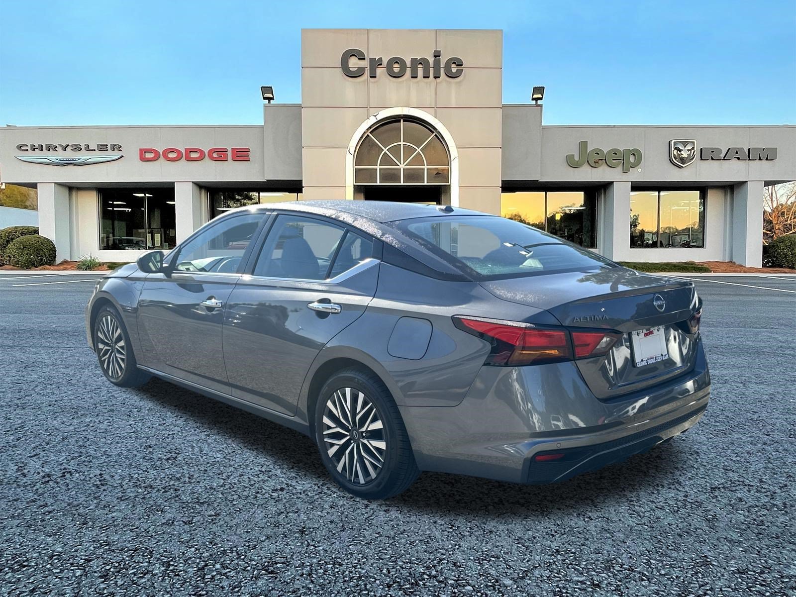 Used 2025 Nissan Altima 2.5 SV FWD image 5