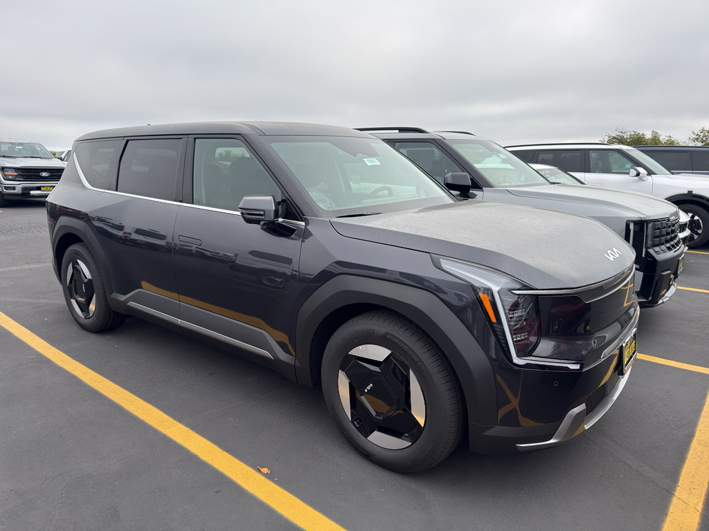 New 2026 Kia EV9 Light RWD image 2