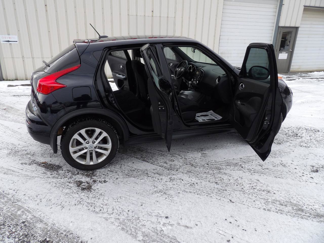 Used 2013 Nissan Juke SV AWD/4WD image 9