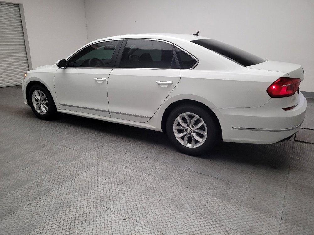 Used 2016 Volkswagen Passat 1.8T S image 3
