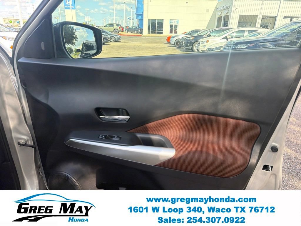 Used 2018 Nissan Kicks SR FWD image 24
