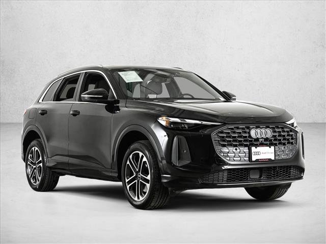 Certified 2025 Audi Q5 Premium w/ Convenience Package image 3